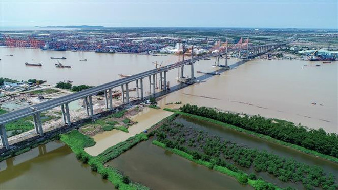 Cầu Bạch Đằng và cao tốc Hạ Long-Hải Phòng vẫn chìm trong bóng tối ảnh 1