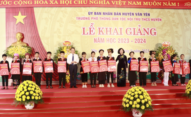 Thường trực Ban Bí thư dự khai giảng năm học mới, làm việc tại Yên Bái ảnh 3