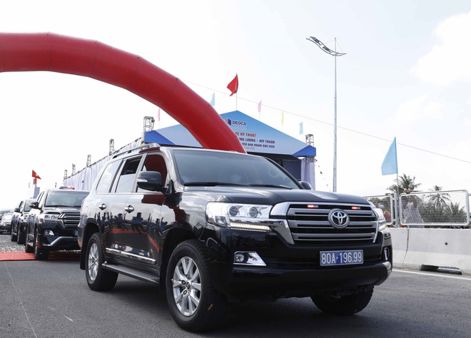 Thông xe kỹ thuật tuyến chính cao tốc Trung Lương-Mỹ Thuận hôm 19/1. (Ảnh: Thống Nhất/TTXVN) Bảo đảm an toàn trên đoạn tuyến cao tốc Trung Lương-Mỹ Thuận dịp Tết ảnh 1
