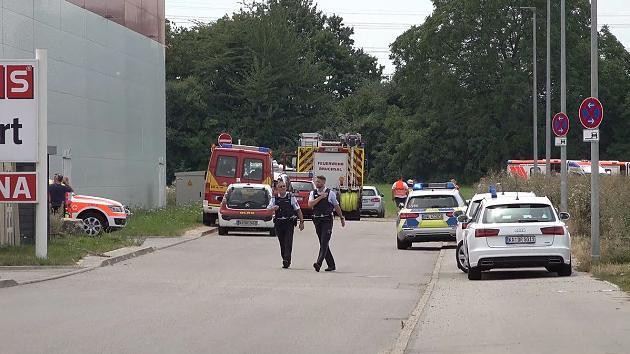 Đức: Máy bay bất ngờ lao xuống đất, ít nhất 3 người thiệt mạng ảnh 1