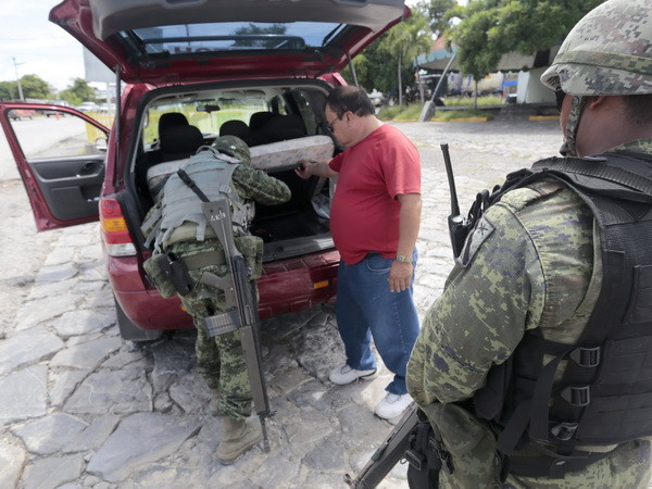 Mexico cam kết điều tra tới cùng vụ hàng chục sinh viên mất tích ảnh 1
