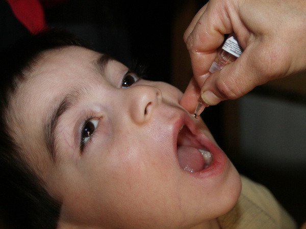 Vừa tiêm vừa uống vắcxin - lựa chọn tốt nhất để chống bại liệt ảnh 1