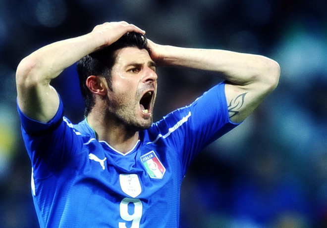 Nhà của cựu tuyển thủ Italy Iaquinta bị cảnh sát khám xét ảnh 1