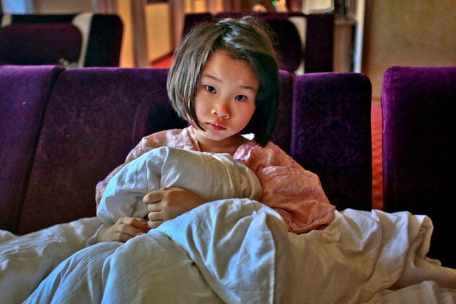 Người ông nhẫn tâm bỏ cháu gái ở nhà tắm công cộng để "gán nợ" ảnh 2