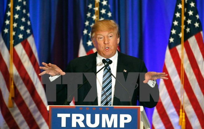 Tỷ phú D.Trump kêu gọi đóng cửa quỹ từ thiện của gia đình Clinton ảnh 1