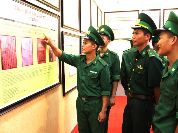 Triển lãm "Hoàng Sa, Trường Sa của Việt Nam" tại An Giang ảnh 1