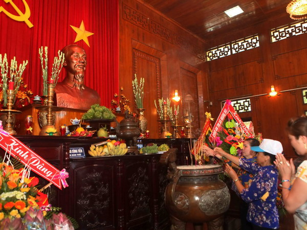 Tỉnh Nghệ An tổ chức lễ giỗ Chủ tịch Hồ Chí Minh lần thứ 47 ảnh 1