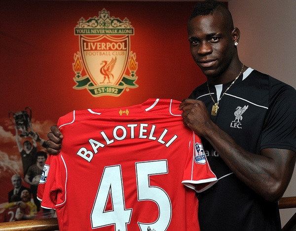 Balotelli cập bến Anfield trong ngày Liverpool nhận thất bại ảnh 1