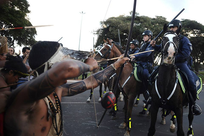 19 công nhân thiệt mạng khi xây sân vận động World Cup 2014 ảnh 1