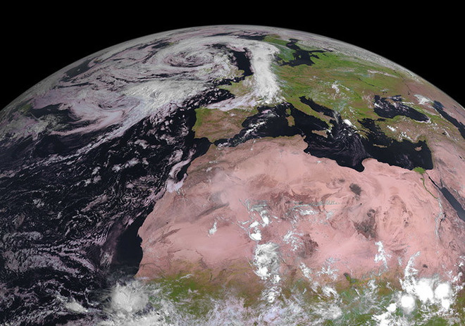 Công bố bức ảnh màu đầu tiên về ​Trái ​Đất chụp từ vệ tinh MSG-4 ảnh 1