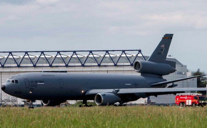Máy bay quân sự của Mỹ hạ cánh khẩn cấp xuống sân bay ở Ireland ảnh 1