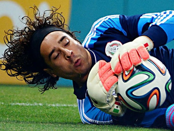 Hiện tượng ở World Cup 2014 Ochoa đã tìm được bến đỗ mới ảnh 1