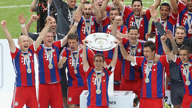 Bayern Munich tắm bia trong ngày Bundesliga hạ màn ảnh 3