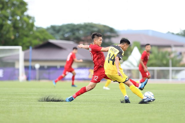 U22 Việt Nam (áo đỏ) chơi áp đảo trước U22 Brunei. (Ảnh: Hoàng Linh/TTXVN) SEA Games 30: HLV Park Hang Seo lưu ý một số vấn đề ở U22 Việt Nam ảnh 1