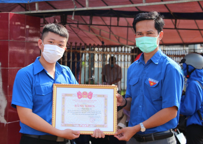 Đắk Lắk: Trả lại balo đựng hơn 240 triệu đồng cho người để quên ảnh 1