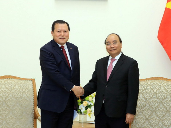 Thủ tướng Nguyễn Xuân Phúc tiếp Phó Chủ tịch Tập đoàn Lotte ảnh 1