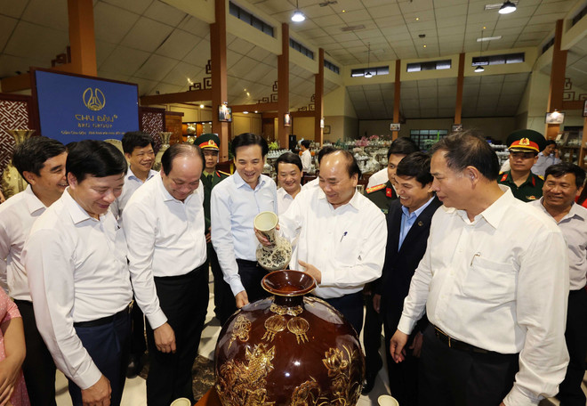 Thủ tướng dự Ngày hội Đại đoàn kết toàn dân tộc tại Hải Dương ảnh 3