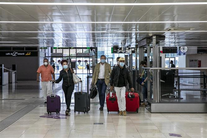 EU dự định mở cửa đối với khách Trung Quốc, nhưng chưa cho phép Mỹ ảnh 1