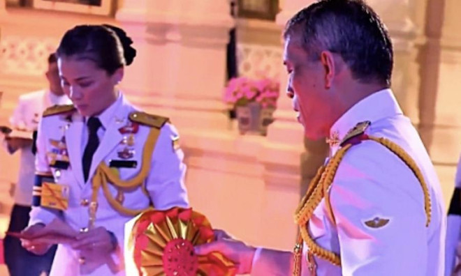 Bà Suthida Vajiralongkorn na Ayudhya được phong làm Hoàng hậu Thái Lan ảnh 1