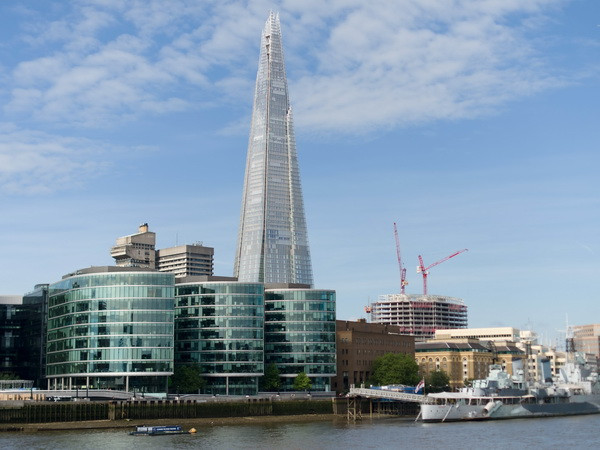 Kinh tế Anh tăng trưởng cao nhất trong hơn ba năm ảnh 1