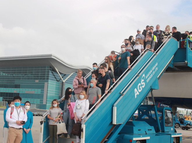 Điều chỉnh hướng dẫn tạm thời thí điểm đón khách quốc tế đến Việt Nam ảnh 1