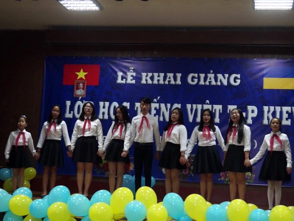 Khai giảng lớp học tiếng Việt tại thủ đô Kiev của Ukraine ảnh 2