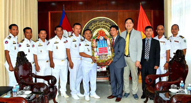 Chính quyền tỉnh Preah Sihanouk chúc mừng thành công Đại hội Đảng XIII ảnh 1