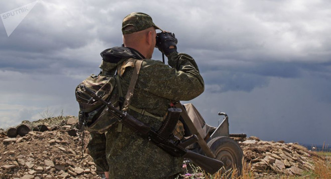 Ukraine thừa nhận không có bằng chứng quân đội Nga hiện diện ở Donbass ảnh 1