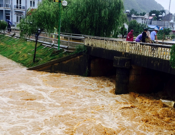 Cảnh báo nguy cơ lũ quét đặc biệt cao tại Lào Cai và Sơn La ảnh 1