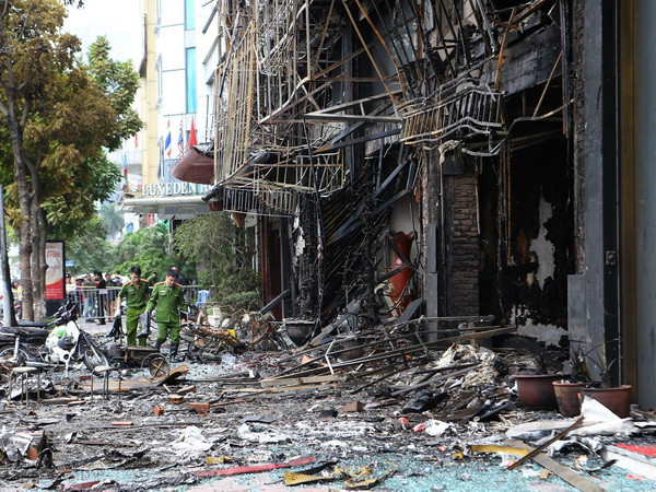 Truy tố 3 đối tượng trong vụ cháy quán karaoke làm 13 người tử vong ảnh 1