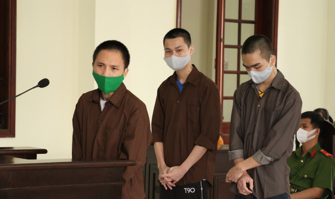 Khống chế bạn nhậu định cướp 2 tỷ đồng, 3 thanh niên lĩnh 32 năm tù ảnh 1