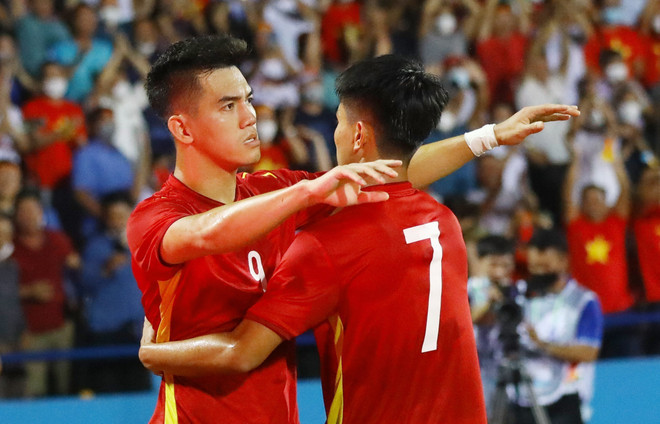 Kết quả bóng đá SEA Games 31: 'Mưa bàn thắng' trong ngày ra quân ảnh 1