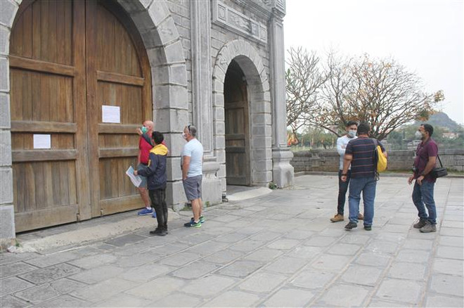 Ninh Bình, Tiền Giang dừng đón khách nước ngoài tham quan điểm du lịch ảnh 1