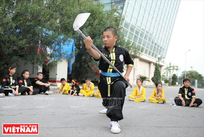 Uy Long môn, sức mạnh đến từ những vật dụng đơn giản ảnh 8