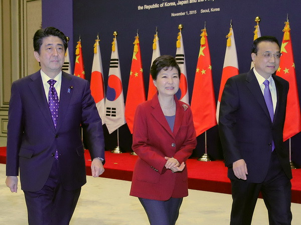 Lãnh đạo Hàn-Trung-Nhật cam kết sớm nối lại đàm phán sáu bên ảnh 1