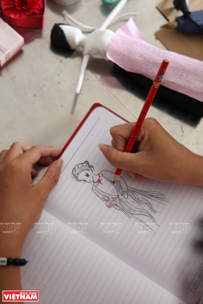 Những con búp bê giấy ngộ nghĩnh và độc đáo mang tâm hồn Việt ảnh 4