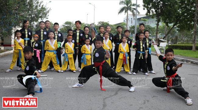 Uy Long môn, sức mạnh đến từ những vật dụng đơn giản ảnh 2