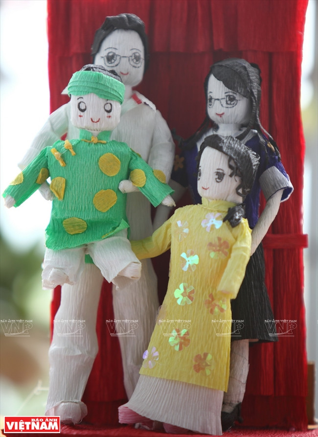 Những con búp bê giấy ngộ nghĩnh và độc đáo mang tâm hồn Việt ảnh 16
