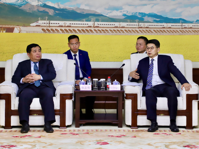 Bộ trưởng Nguyễn Chí Dũng đã có cuộc trao đổi, làm việc tại Cục đường sắt Trung Quốc. (Ảnh: Vietnam+) IMG_9780(1).JPG