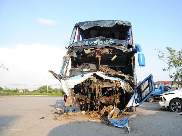 5 người Việt bị thương trong vụ lật xe du lịch ở Thái Lan ảnh 1