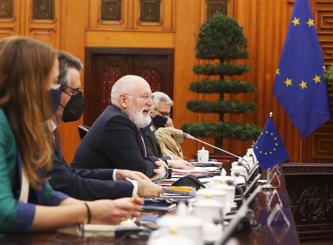 Phó Chủ tịch điều hành Ủy ban châu Âu (EC) Frans Timmermans phát biểu tại buổi hội đàm. (Ảnh: Lâm Khánh/TTXVN) Việt Nam-EC đẩy mạnh hợp tác thực chất, hiệu quả trong nhiều lĩnh vực ảnh 2