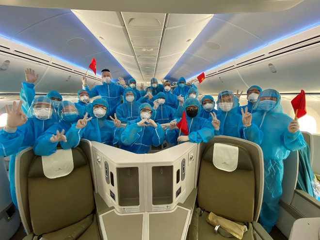 Bộ trưởng GTVT biểu dương ngành hàng không ‘vượt bão’ COVID-19 ảnh 1