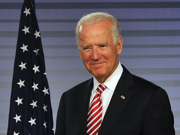 Mỹ viện trợ gần 7 triệu USD để tái thiết miền Đông Ukraine ảnh 1