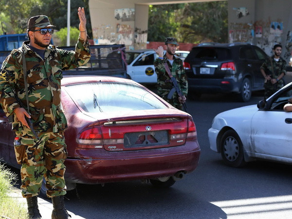 Thêm hai công dân Mỹ bị quân đội Libya bắt giữ ảnh 1