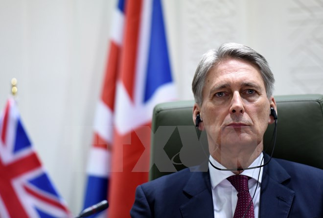 Ngoại trưởng Hammond: Anh sẵn sàng triển khai tên lửa hạt nhân Mỹ ảnh 1