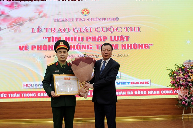 Trao giải cuộc thi 'Tìm hiểu pháp luật về phòng, chống tham nhũng' ảnh 1