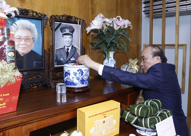 Chủ tịch nước dâng hương tưởng nhớ các lãnh đạo Đảng, Nhà nước ảnh 3