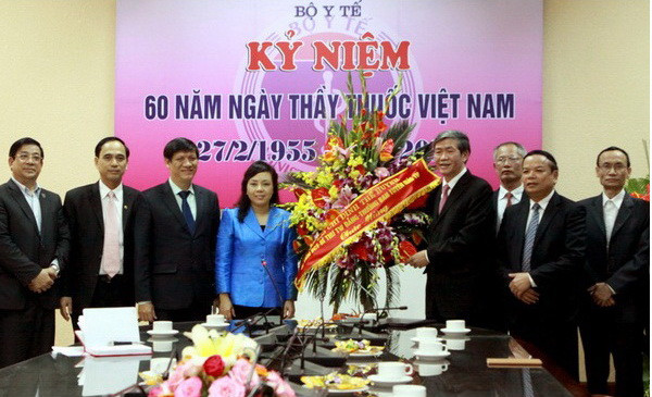 "Thầy thuốc cần làm tốt nhiệm vụ bảo vệ, nâng cao sức khỏe nhân dân" ảnh 1