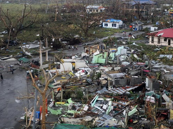 Cảnh hoang tàn sau cơn bão Haiyan. (Nguồn: AFP/TTXVN) Philippines công bố kế hoạch tái thiết hậu bão Haiyan ảnh 1