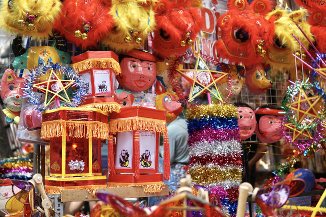 Hàng truyền thống 'chiếm sóng' thị trường đồ chơi Trung Thu ảnh 1